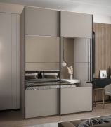 Kleiderschrank / Schiebetürenschrank | Farbe: Kaschmir | 2 Kleiderstangen | 245,5 x 170 x 64 cm | Soft-Close | 11 Fächer | Spiegel | 2 Schiebetüren