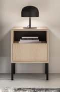 Nachtkommode | Farbe: Eiche Lindberg | 1 Vollauszug Schublade | 40 x 34 x 53 cm | 1 Fach | Push-to-open Funktion | Beine: Metall | Nachtkästchen | für Schlafzimmer