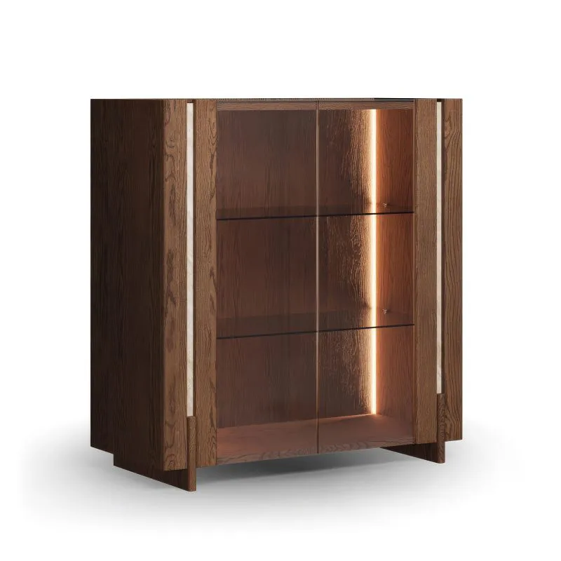 Vitrine | Farbe: Tabacco | Massivholz | Eichenholz geölt | Travertin Stein | 100 x 46 x 106 cm | 2 Glastüren | 3 Fächer | inkl. LED-Beleuchtung