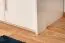 Großer Kleiderschrank | 6 Drehtüren | 4 Schubladen | 8 Fächer | mit 4 Kleiderstangen | 277 cm breit | Farbe: Weiß Abbildung