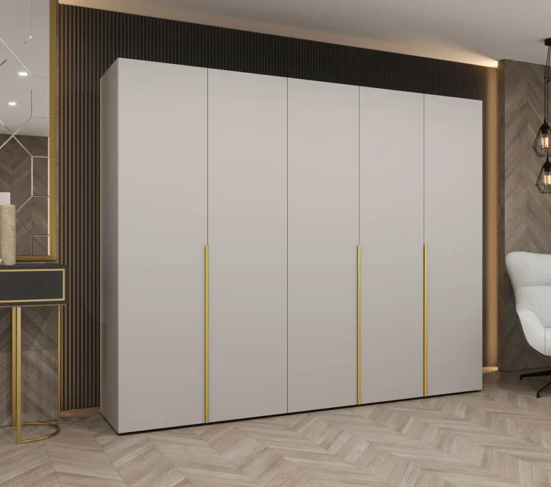 Kleiderschrank mit drei Kleiderstangen Eiger 44, Farbe: Kaschmir, 2,5 Meter breit, drei Fächer, drei Türen, Soft-Close-Funktion, Griffe: Gold, für Schlafzimmer