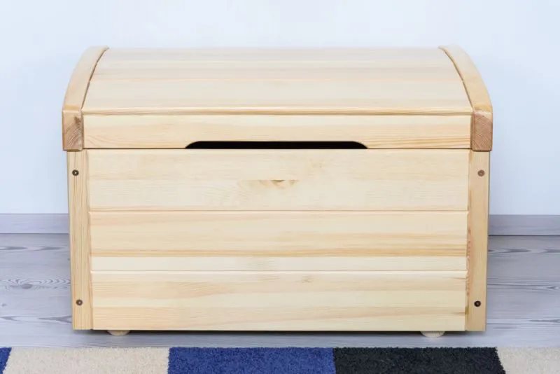 Truhe aus Kiefernholz