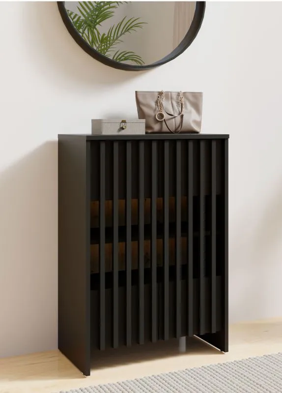 Kommode | Lamellen Front | Farbe: Schwarz | 2 Drehtüren | offene Kommode | 4 Fächer | Maße: 60 x 34 x 87 cm | für den Vorraum oder Wohnzimmer